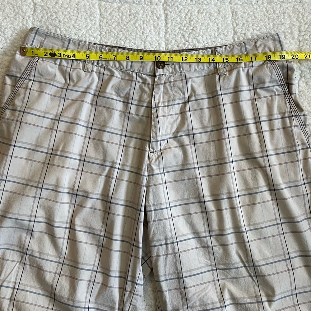 Adidas khaki stretch plaid shorts - Picture 6 of 14